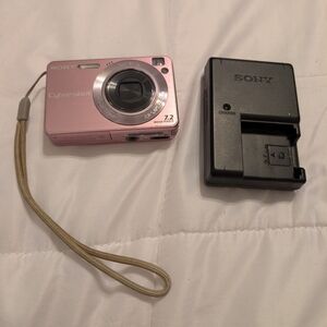 Sony Pink Digital Camera with Charger